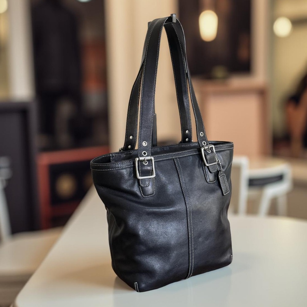 Authentic Coach Hampton Black Leather Tote Bag! - Picture 3 of 16
